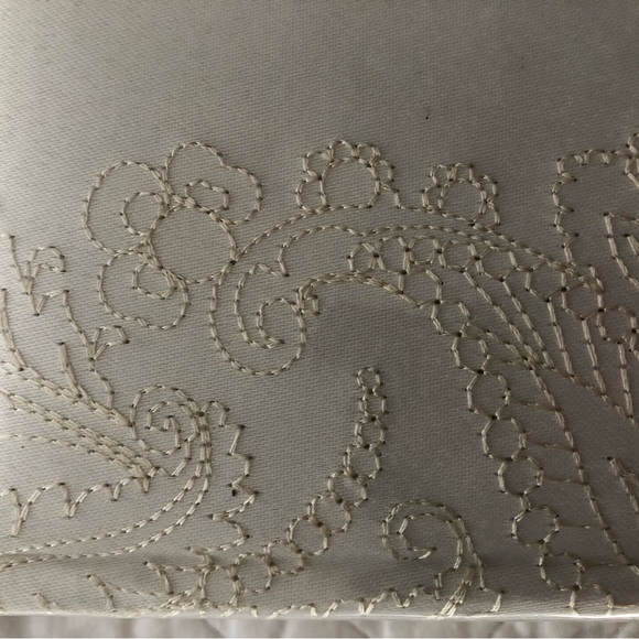 NWT Beautiful Wedding Photo Album With Decorative Stitching Accents - Picture 6 of 9